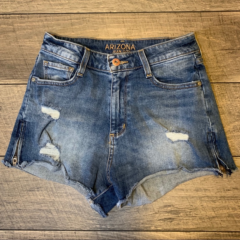 3 for $10 🏄🏽‍♀️ Ripped Jean Shorts Zipper Thighs